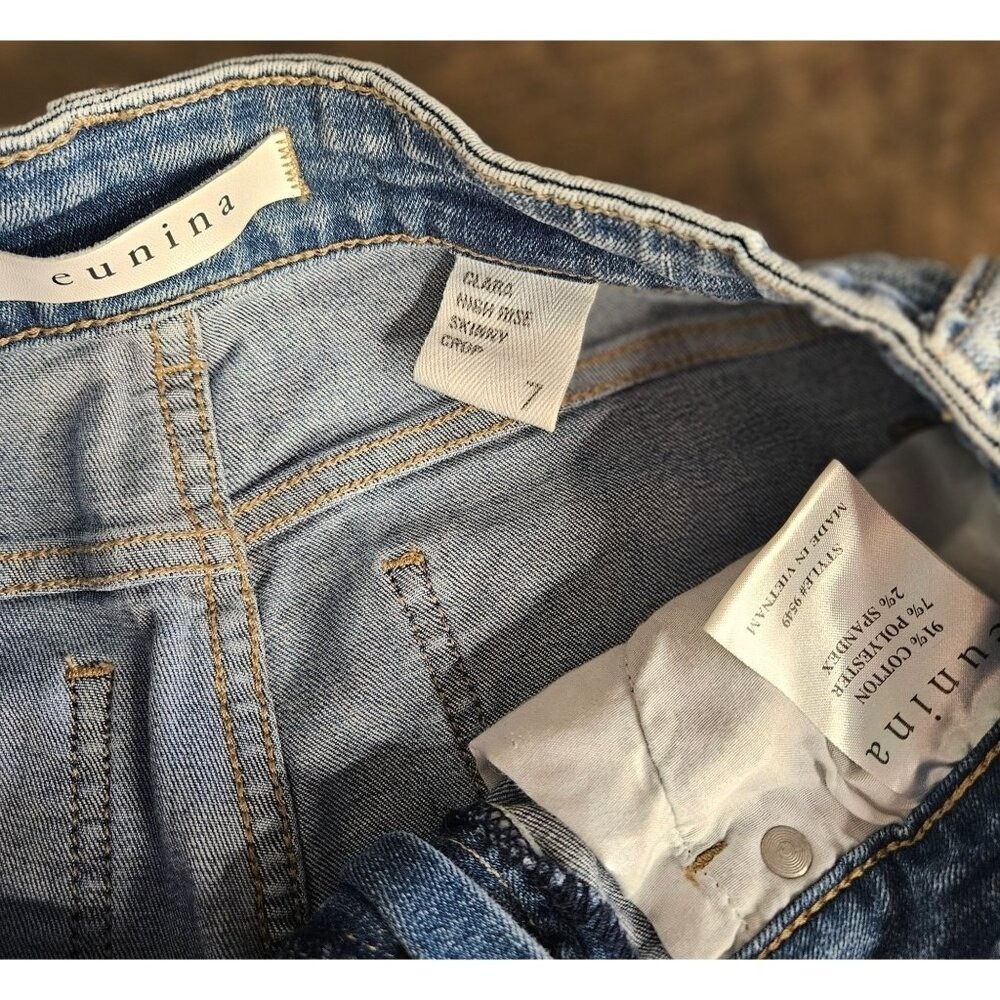Eunina Clara High‎ Rise Skinny Crop Jeans Size 7 Distressed Light Wash - Picture 2 of 9